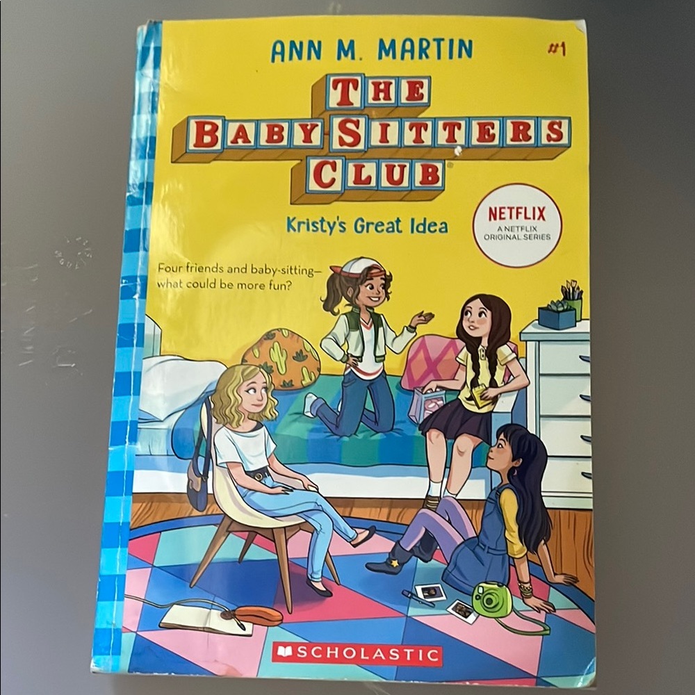 Scholastic The Baby-Sitters Club - Kristy's Great Idea with Colorful Cover